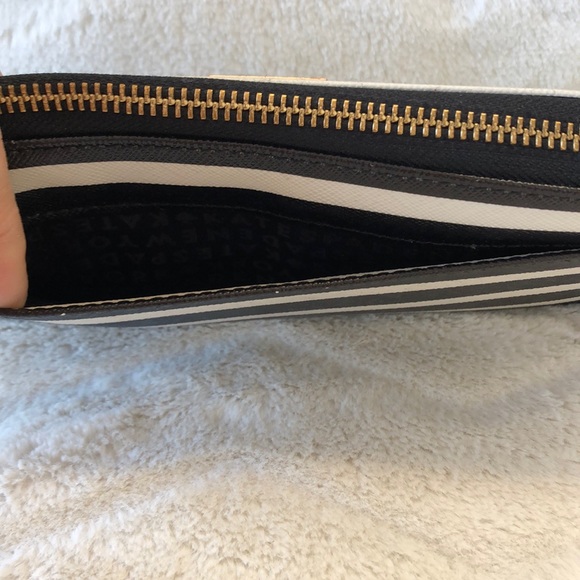 Kate Spade wallet - Picture 4 of 8